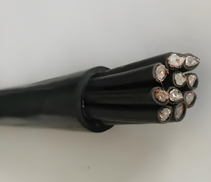 電纜應具有良好的絕緣性能，以防止漏電和觸電事故.jpg